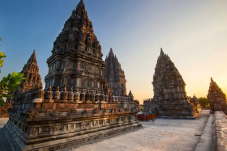 Wisata Sejarah Indonesia 2025: Melestarikan Warisan Budaya untuk Generasi Muda